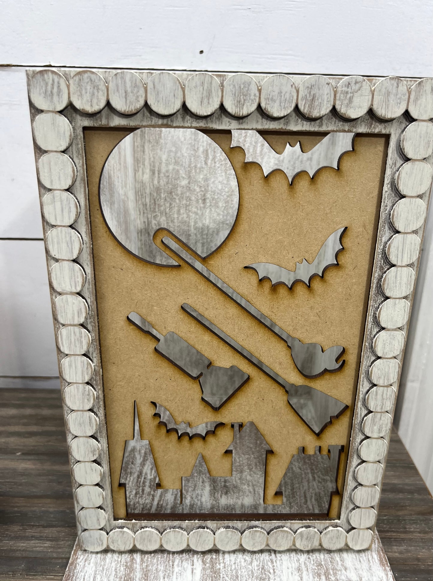 INTERCHANGEABLE LANTERN W/ INSERTS