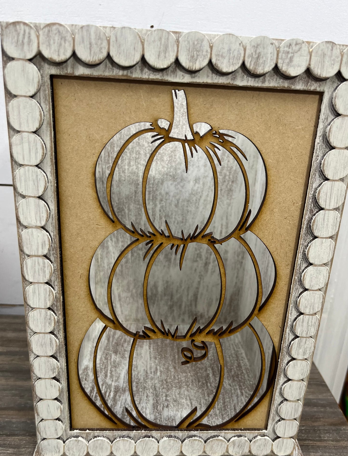 INTERCHANGEABLE LANTERN W/ INSERTS