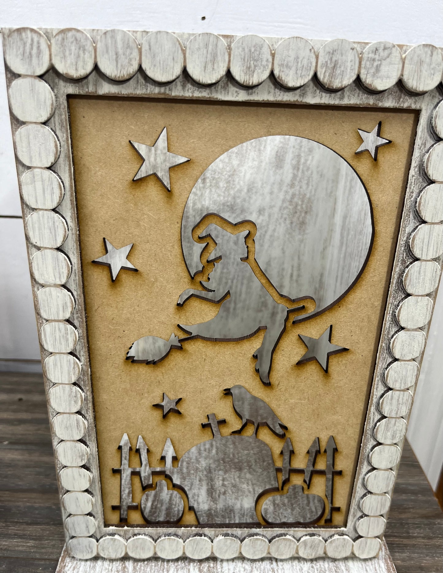 INTERCHANGEABLE LANTERN W/ INSERTS