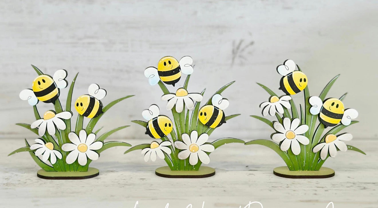 BEE DAISY STANDING