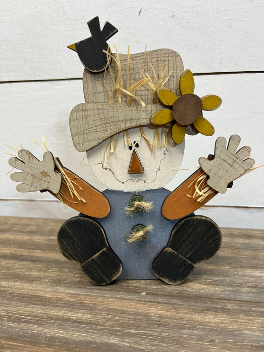 SCARCROW SHELF SITTER