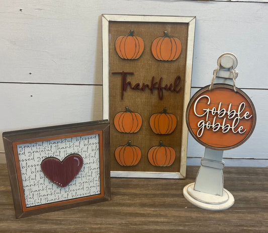 REVERSIBLE THANKSGIVING AND CHRISTMAS SIGNS