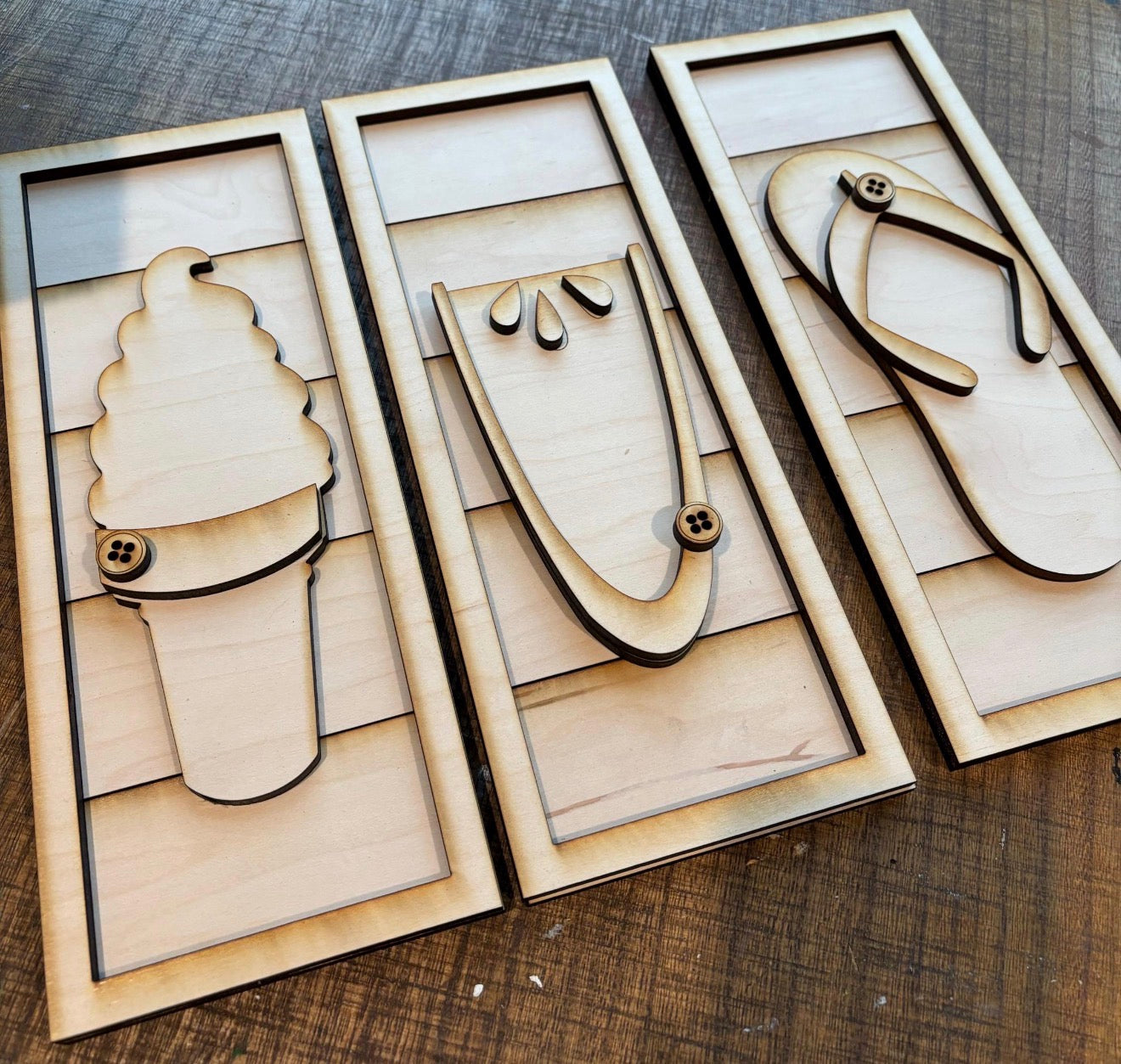 TRIO SHIPLAP SIGNS