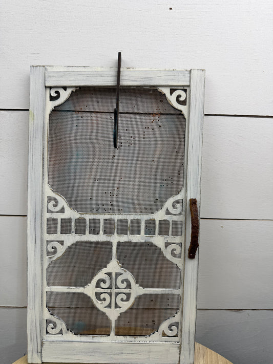 INTERCHANGEABLE SCREEN DOOR