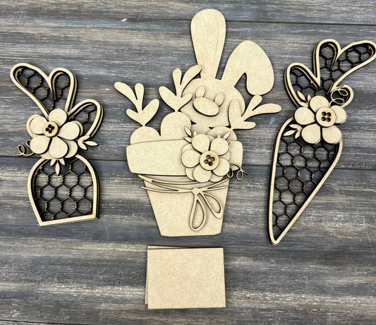 CHICKEN WIRE CARROT AND BUNNY FLOWER POT SHELF SITTER