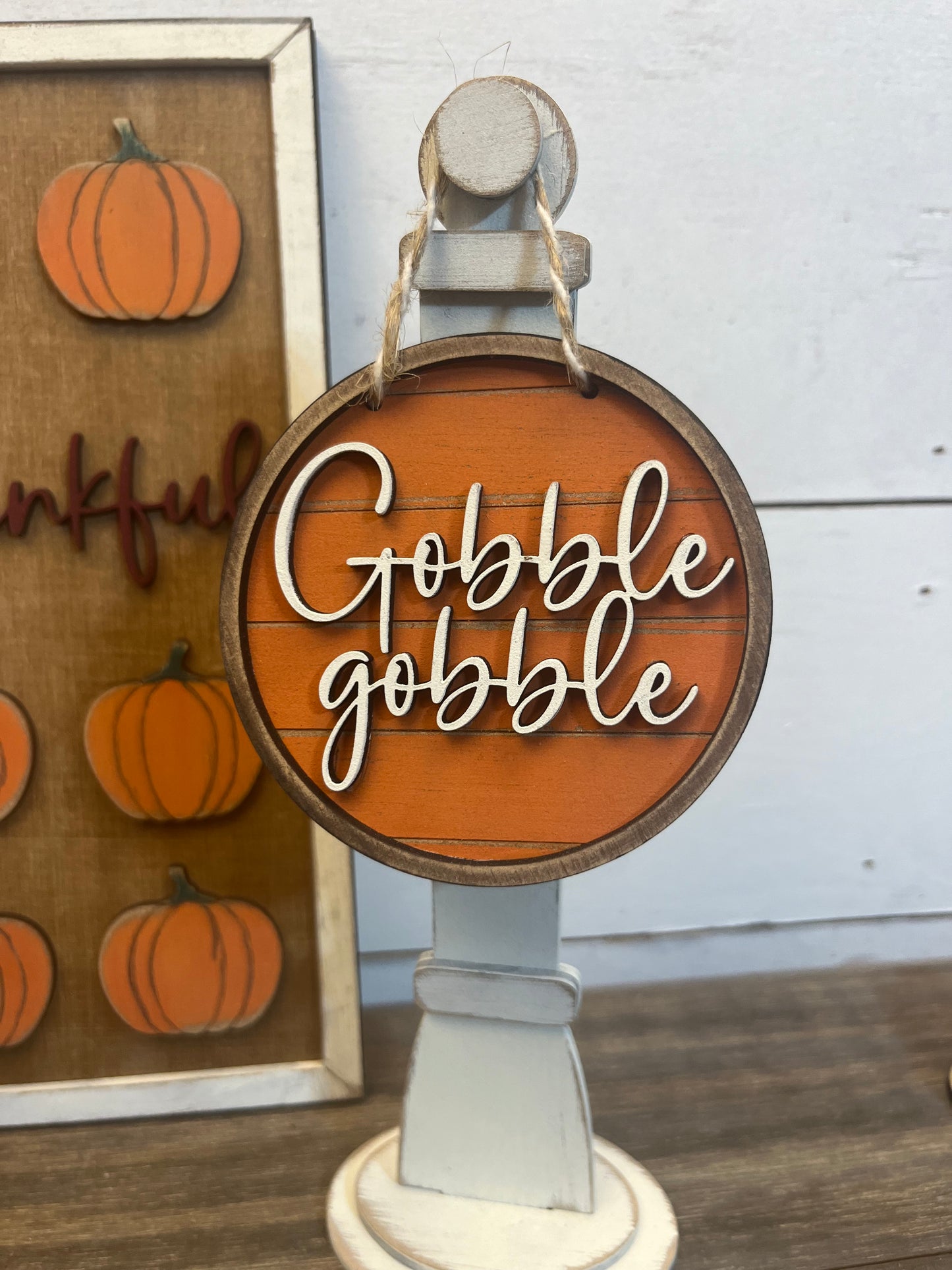 REVERSIBLE THANKSGIVING AND CHRISTMAS SIGNS