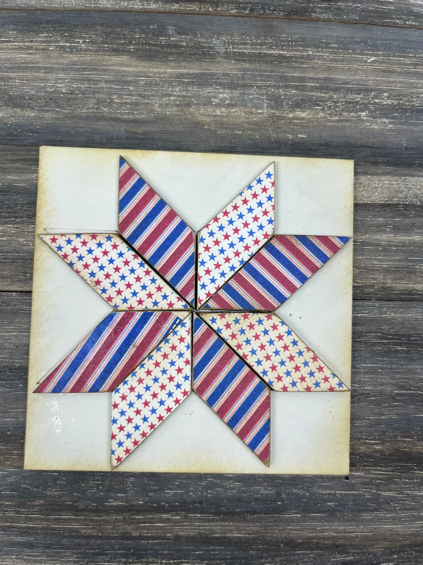 BARN W/ INTERCHANGEABLE QUILTS