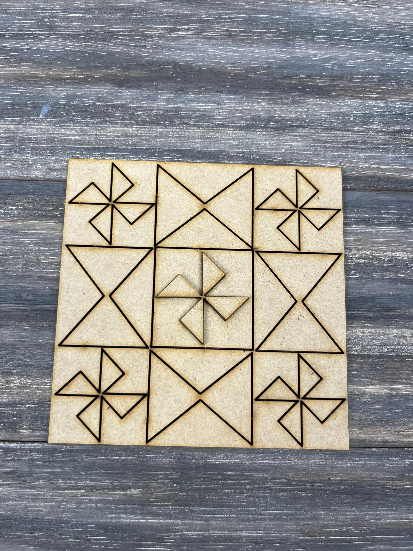 BARN W/ INTERCHANGEABLE QUILTS