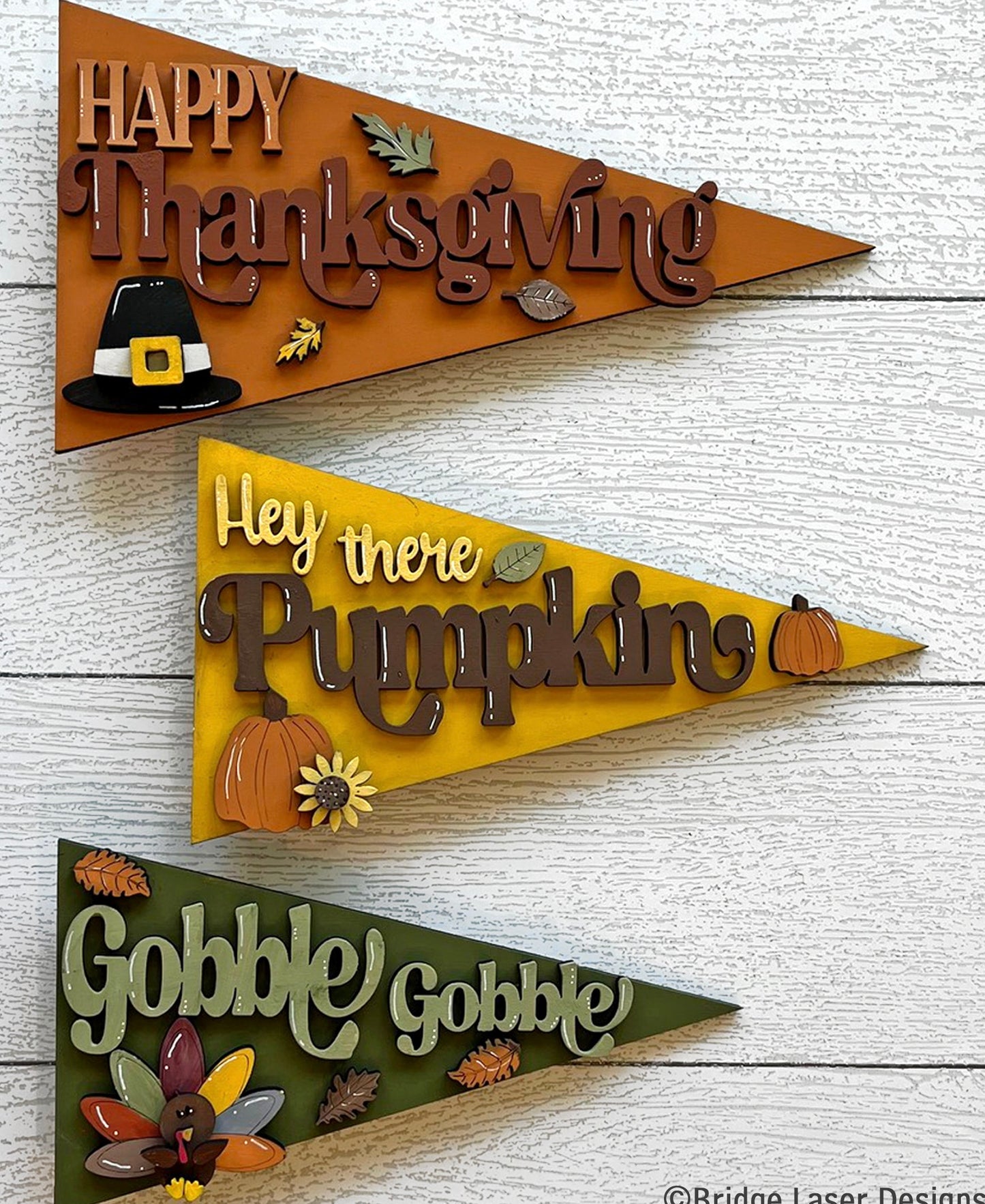 INTERCHANGEABLE PENNANTS