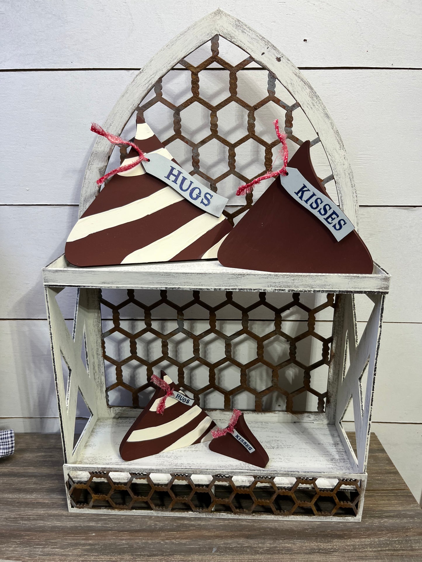 Arched Chicken wire tiered tray