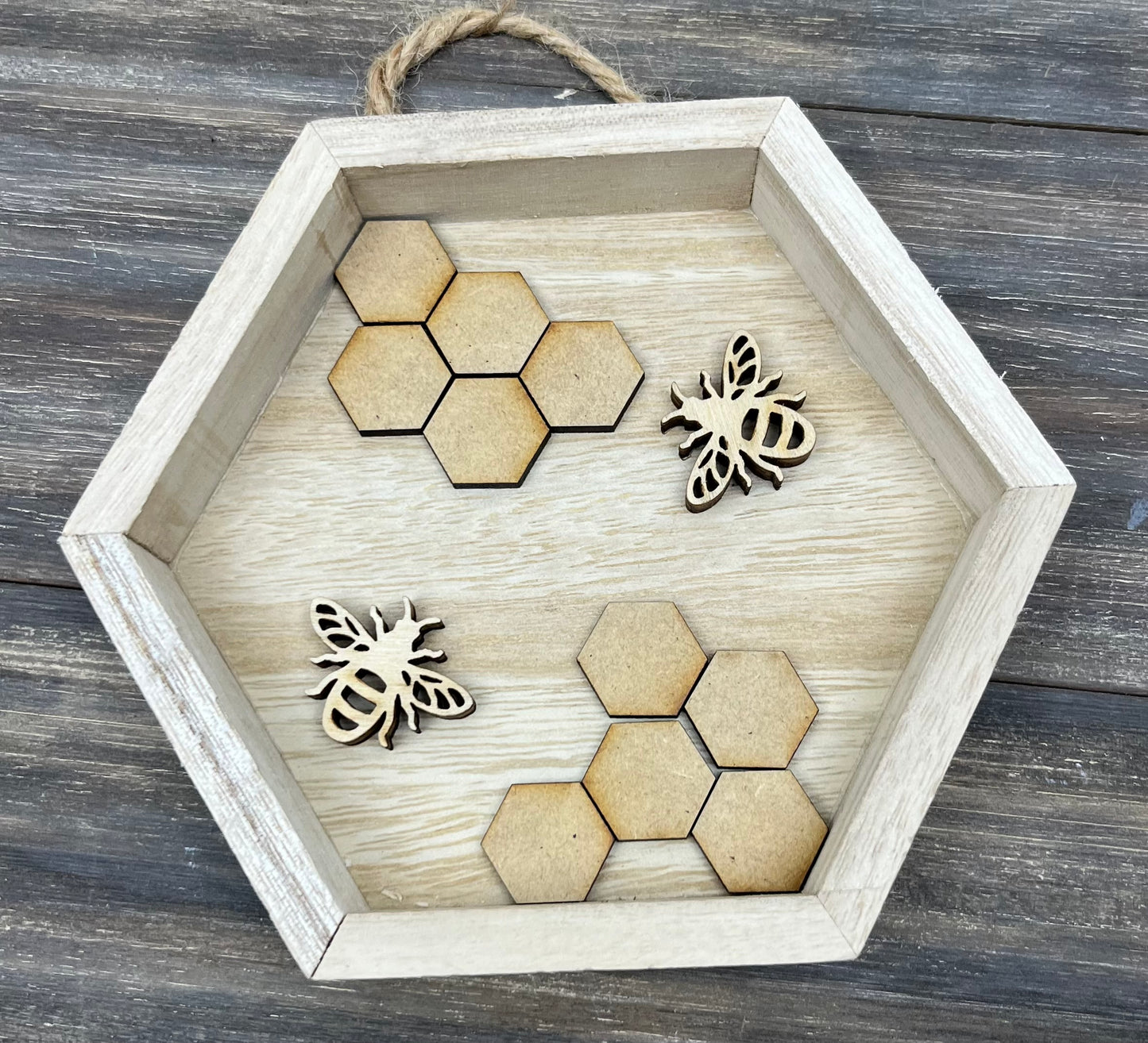 BEE HIVE SHELF SITTER