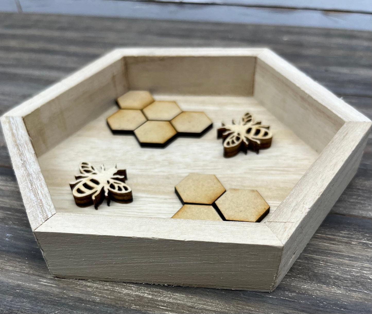 BEE HIVE SHELF SITTER