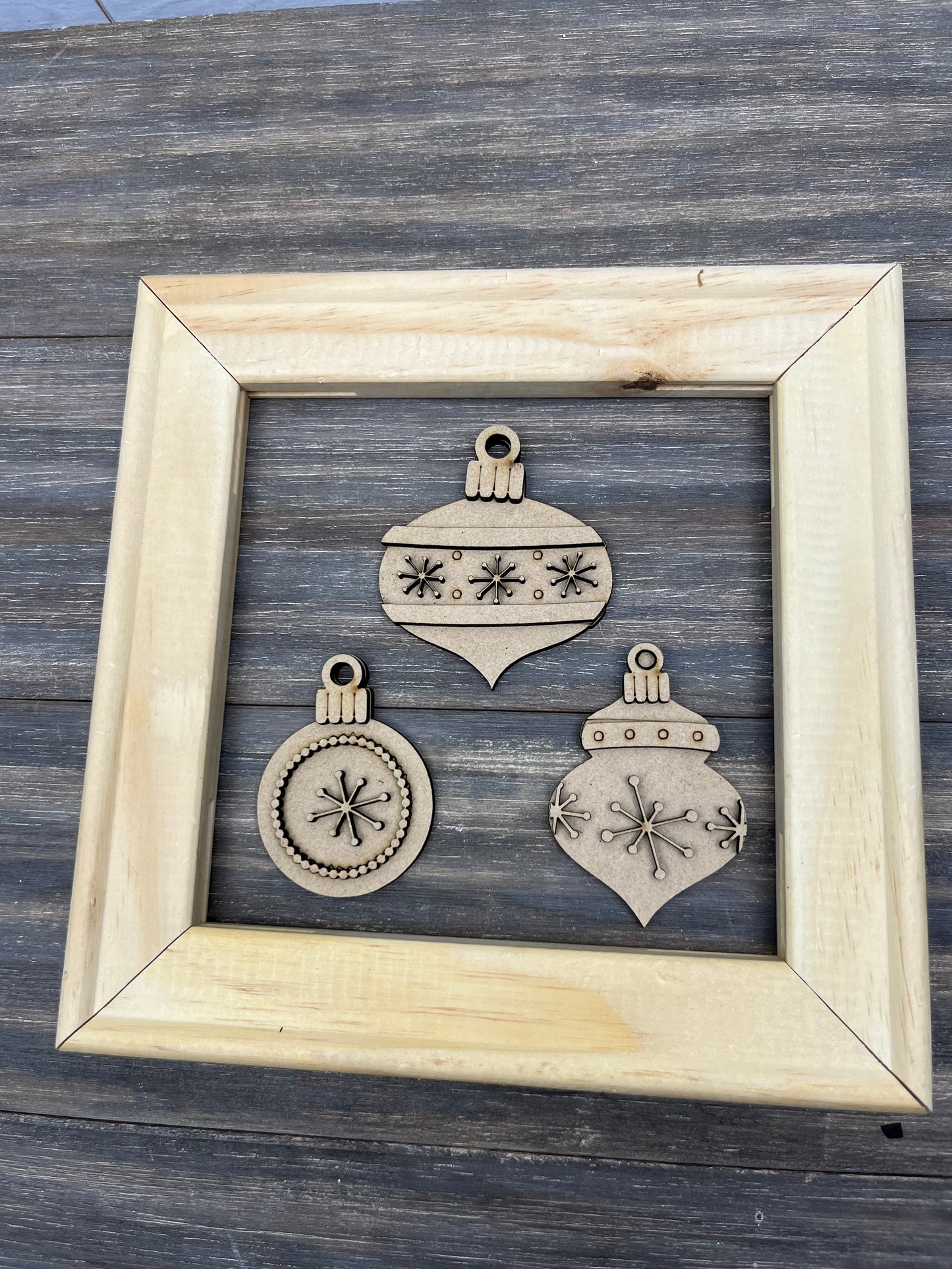 FRAMED ORNAMENTS