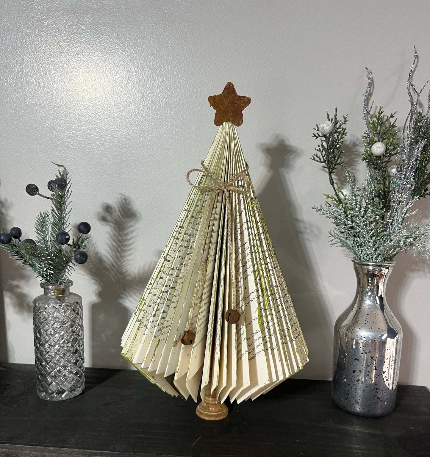 BOOK SNOWMAN AND CHRISTMAS TREE ACCESSORIES