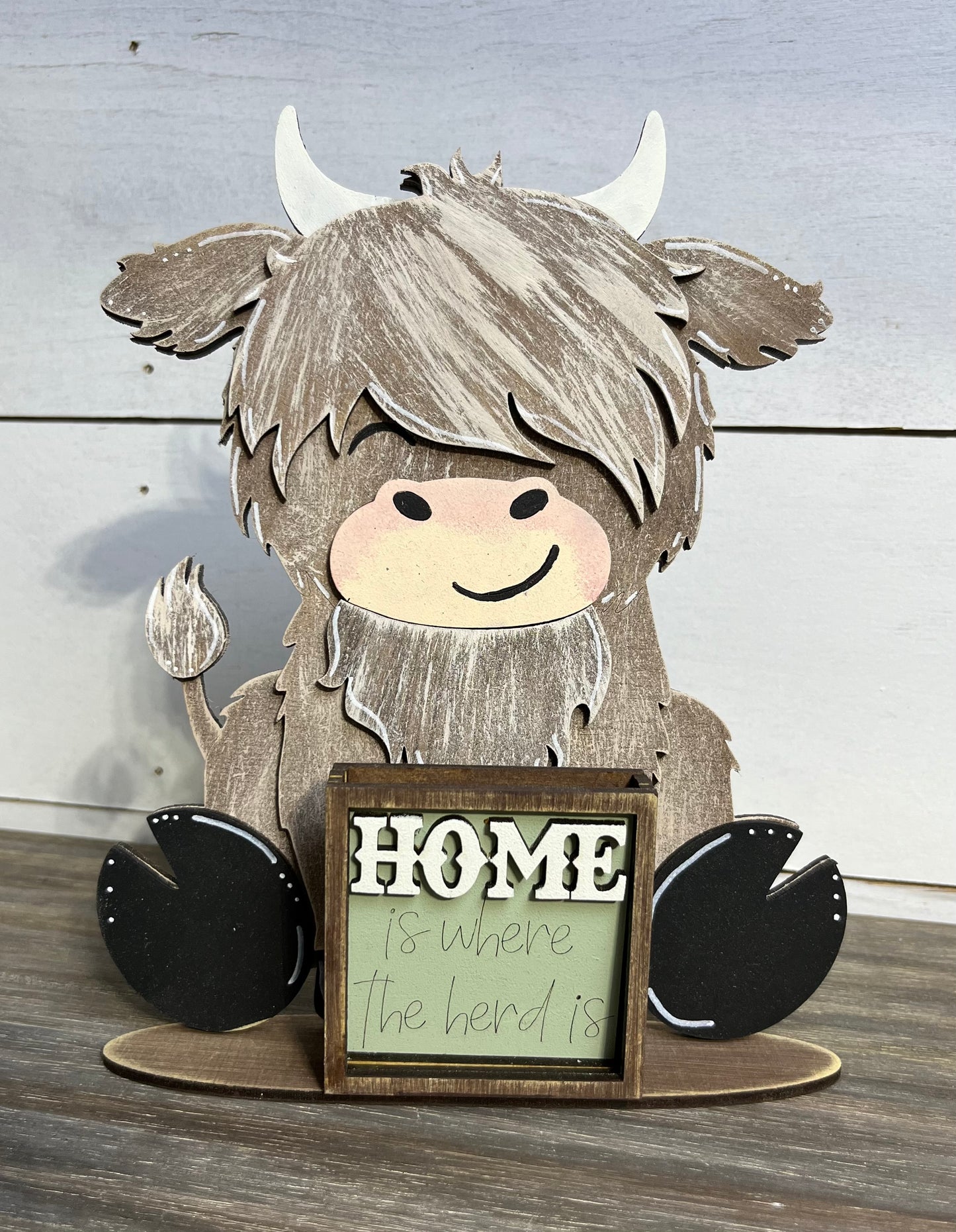 Highland Cow Shelf Sitter with Interchangeable sign – B's Sew Crafty