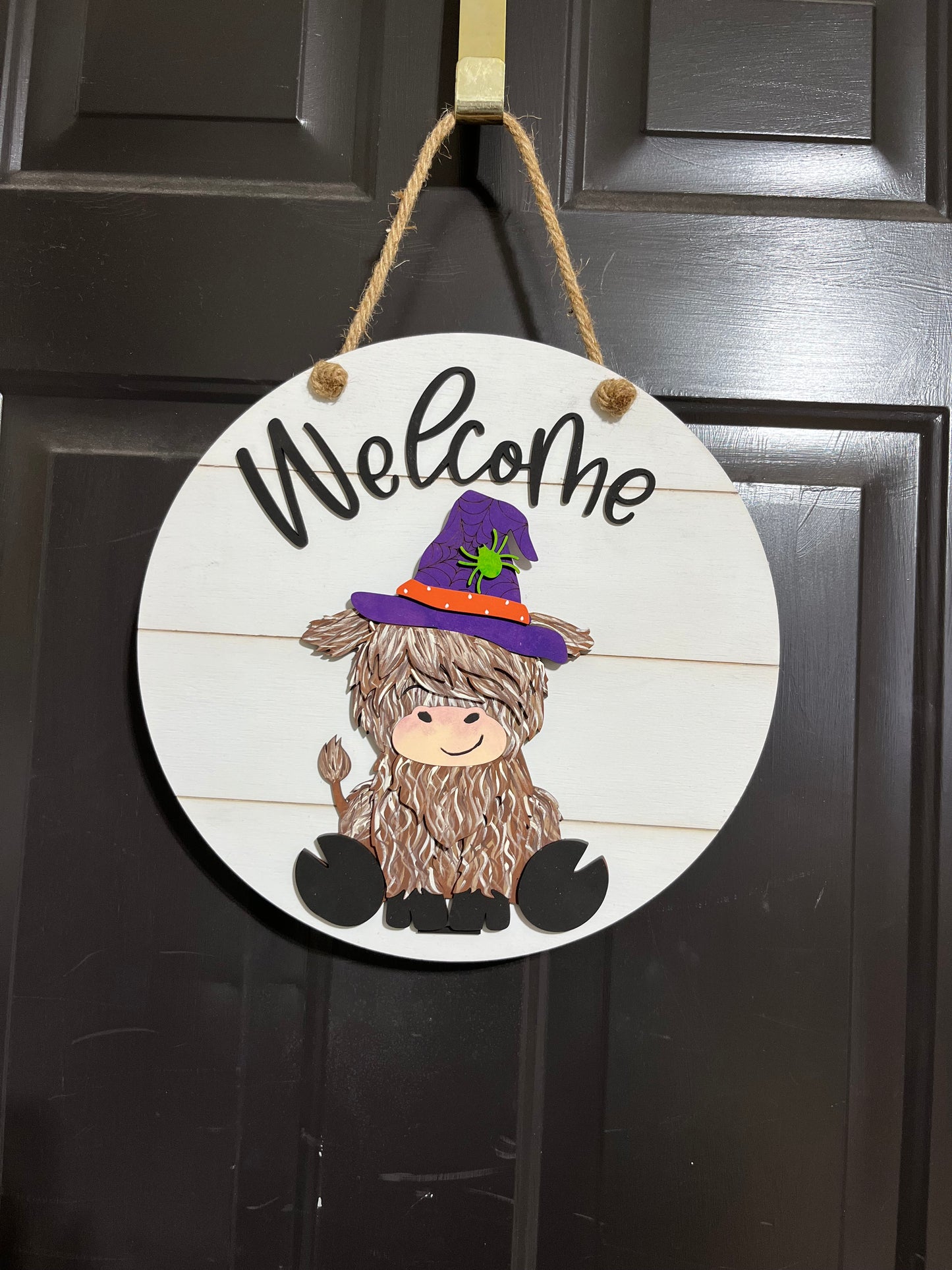 Highland Cow Welcome Door Hanger w/ Interchangeable Hats
