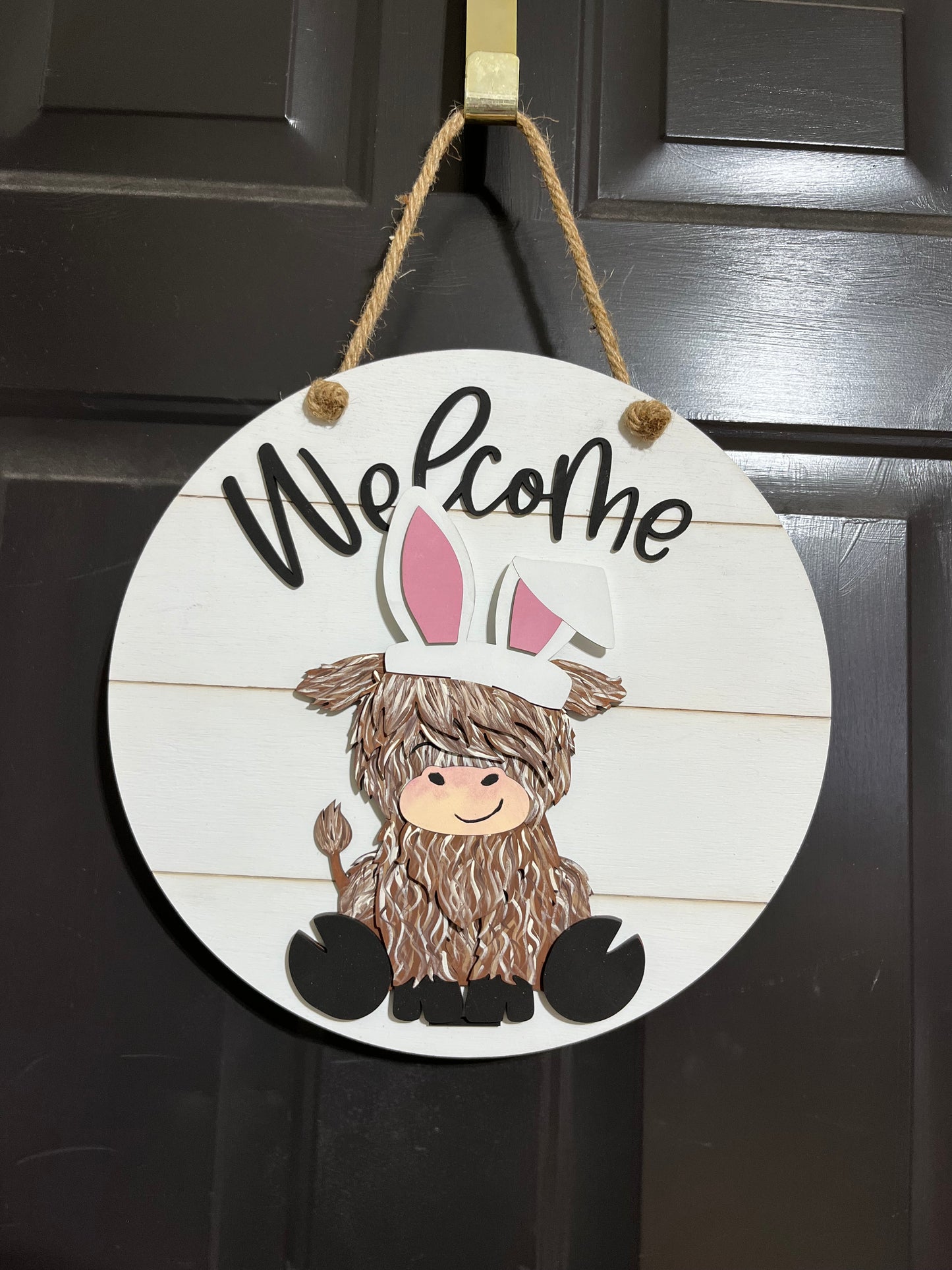 Highland Cow Welcome Door Hanger w/ Interchangeable Hats