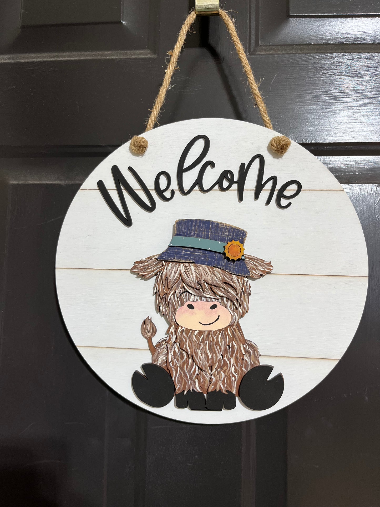 Highland Cow Welcome Door Hanger w/ Interchangeable Hats
