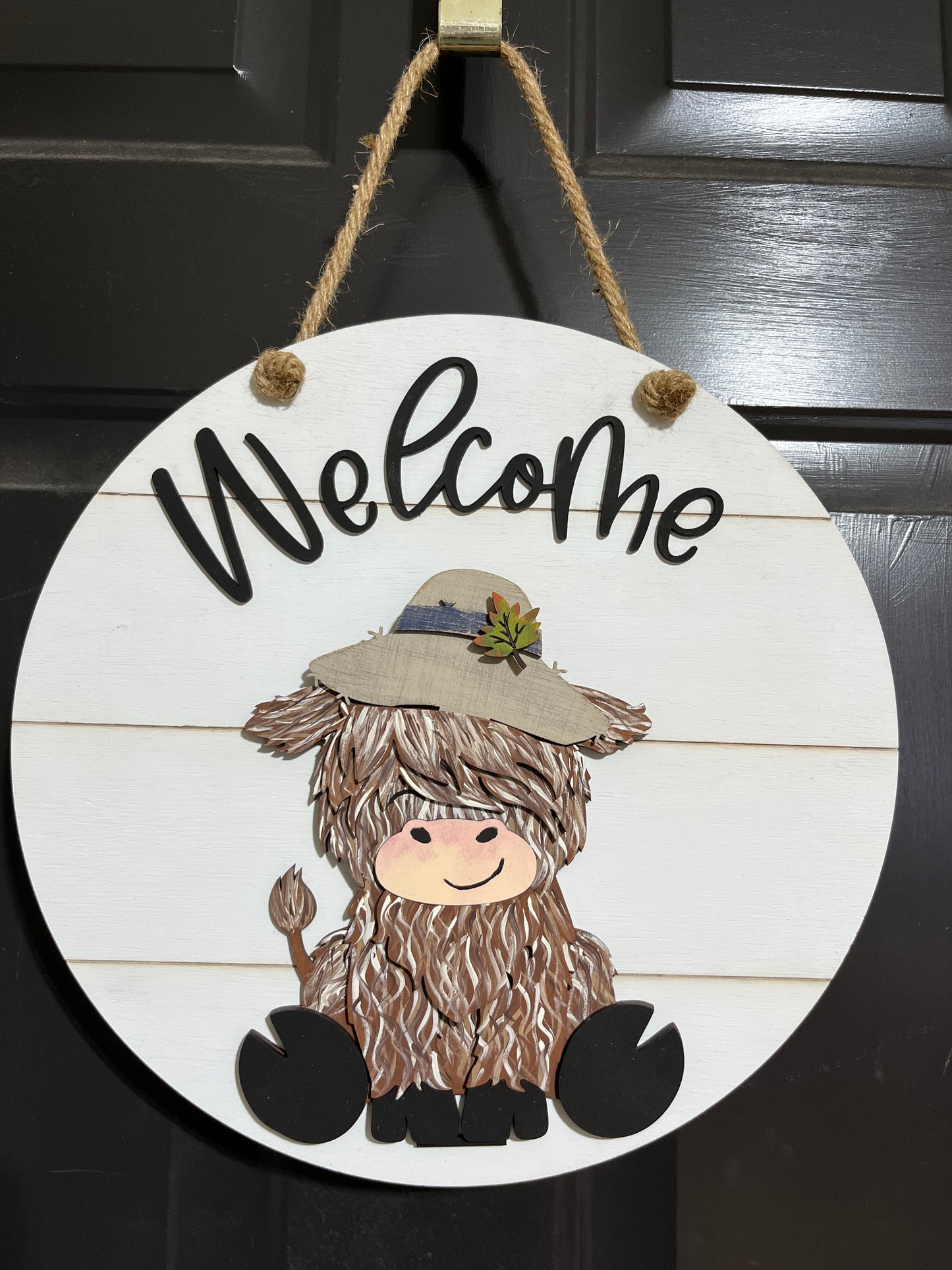 Highland Cow Welcome Door Hanger w/ Interchangeable Hats