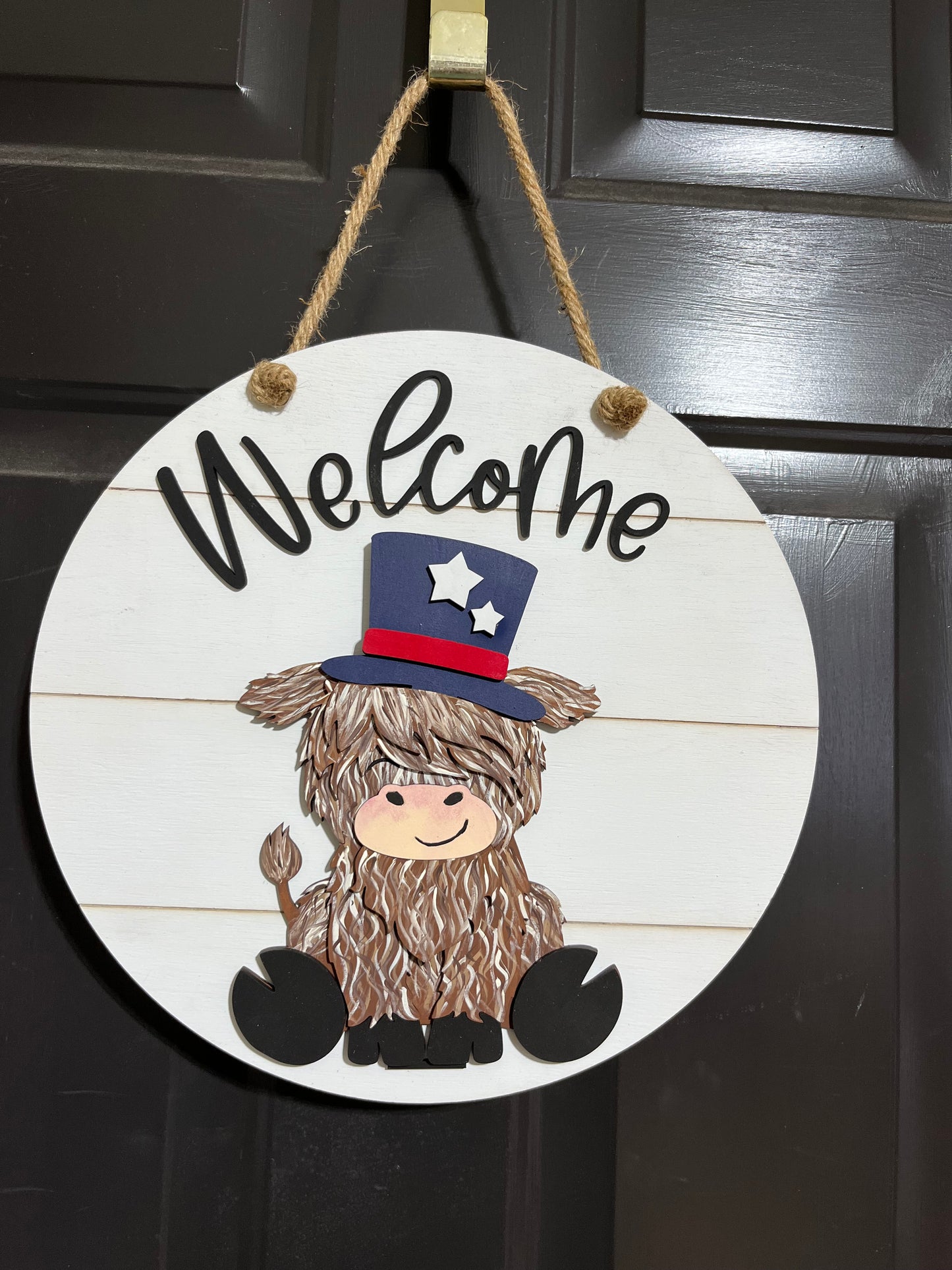 Highland Cow Welcome Door Hanger w/ Interchangeable Hats