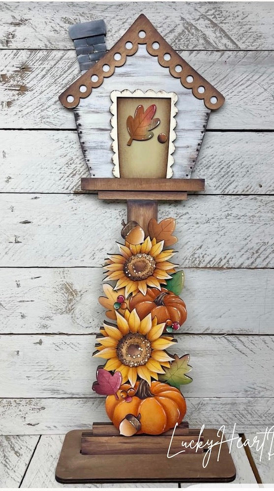 INTERCHANGEABLE BIRDHOUSE AND LAMP POST