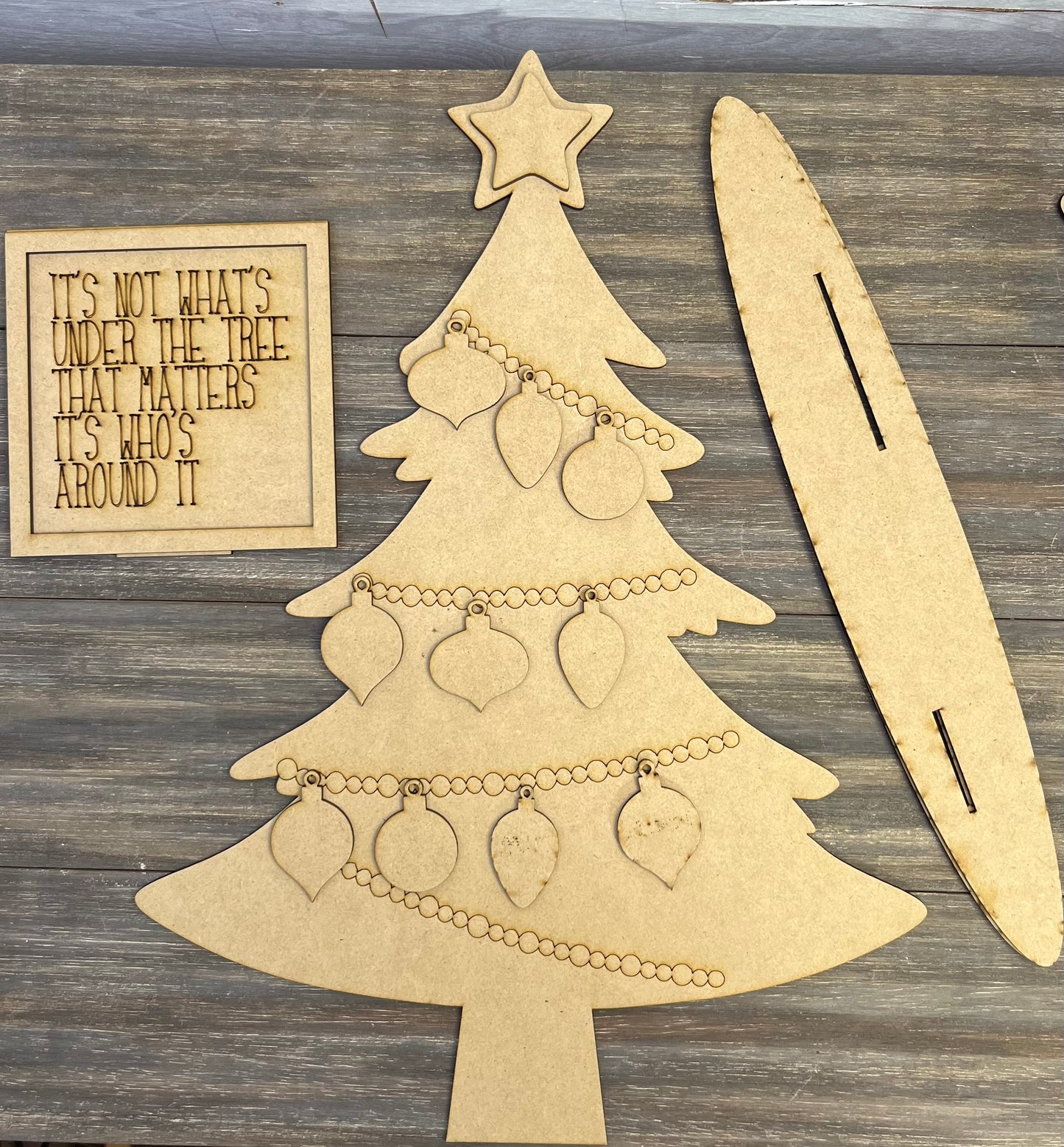 Personalized Family Christmas Tree