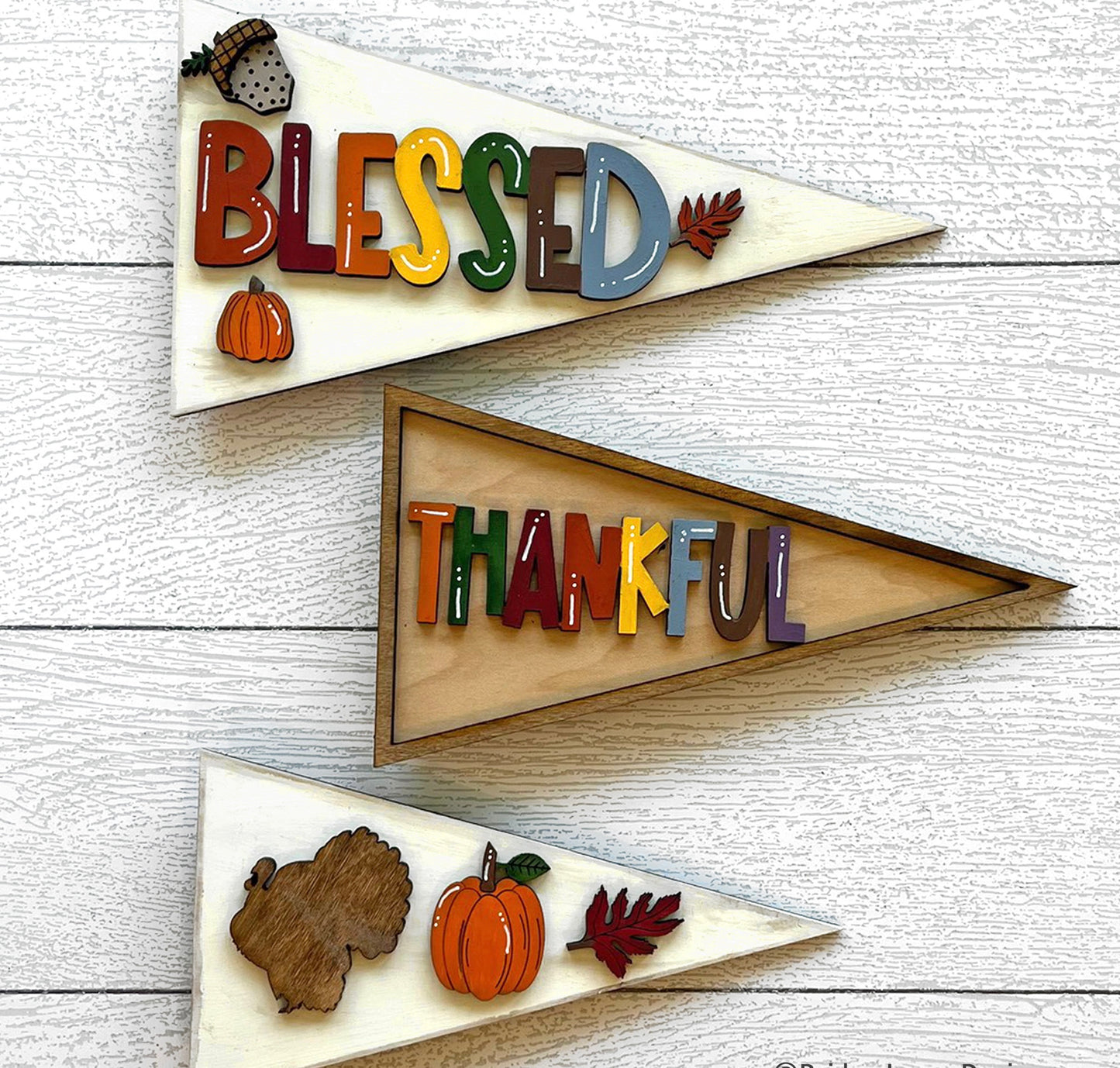 INTERCHANGEABLE PENNANTS