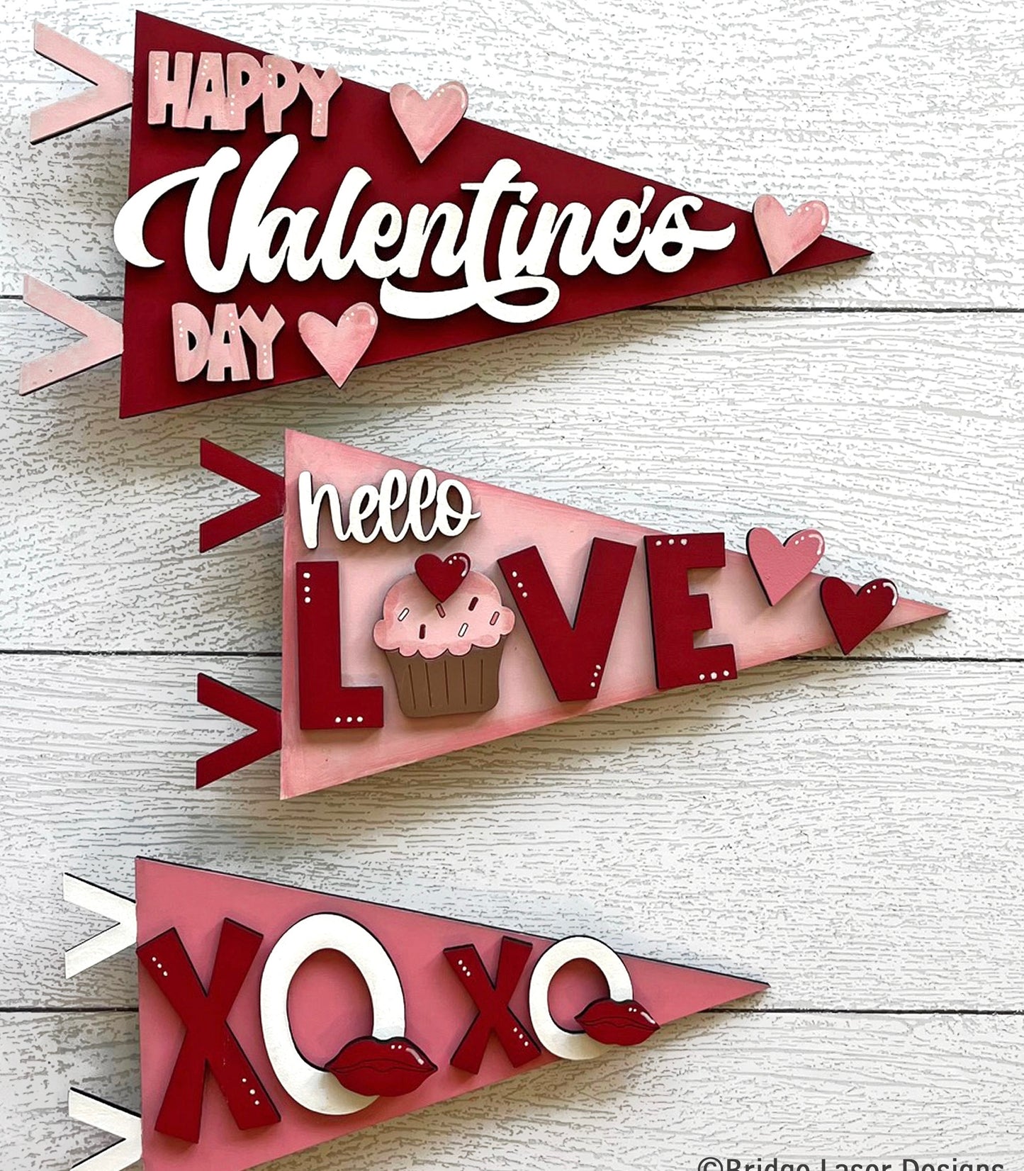 INTERCHANGEABLE PENNANTS